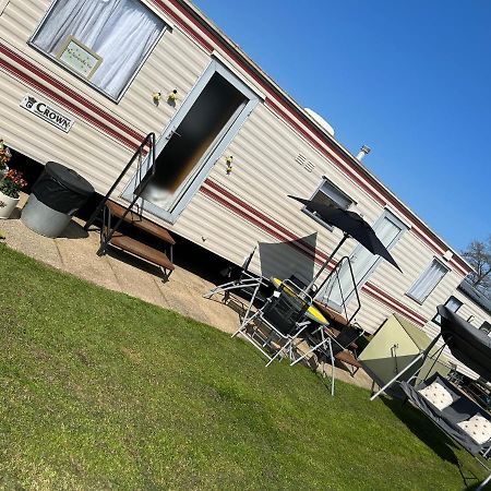 The Samanda Van Newport Caravan Park Hotel Hemsby Buitenkant foto