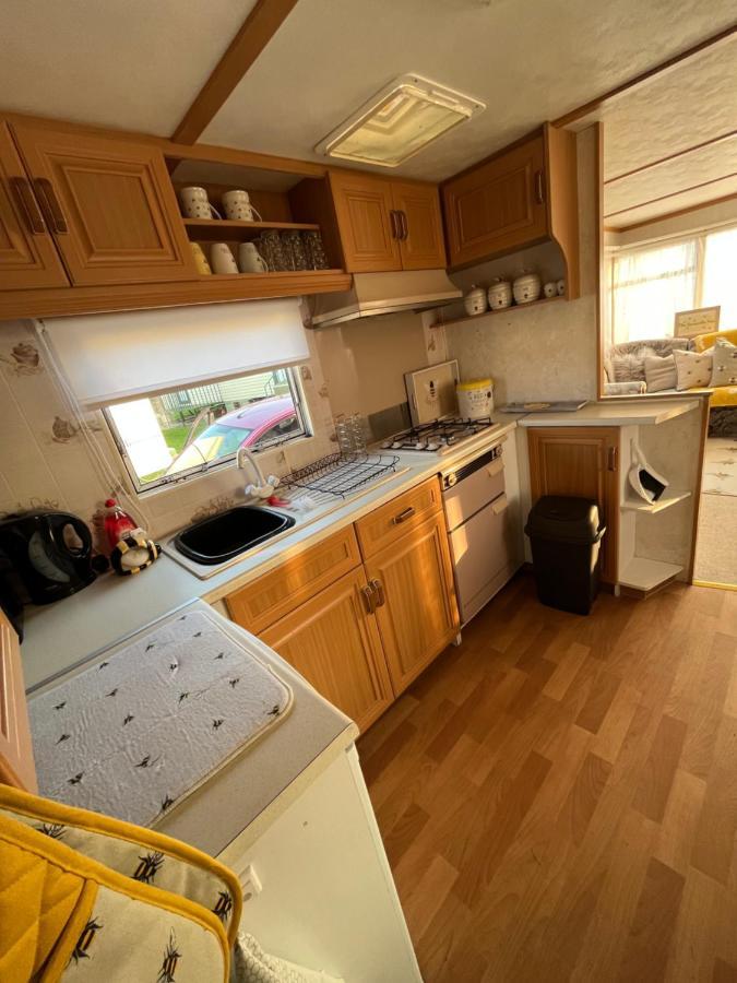 The Samanda Van Newport Caravan Park Hotel Hemsby Buitenkant foto